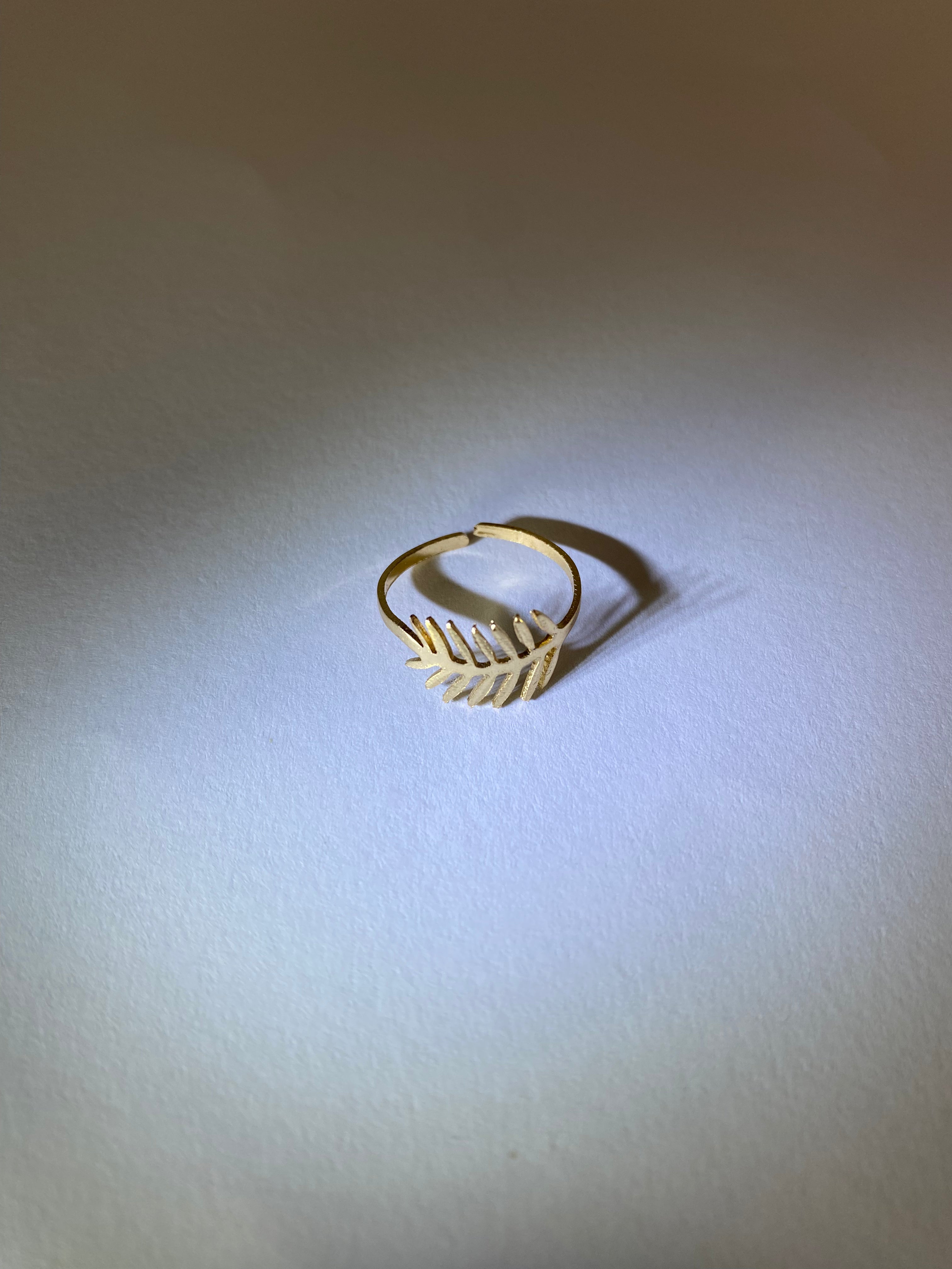 Rhodese Leaf Gold Ring