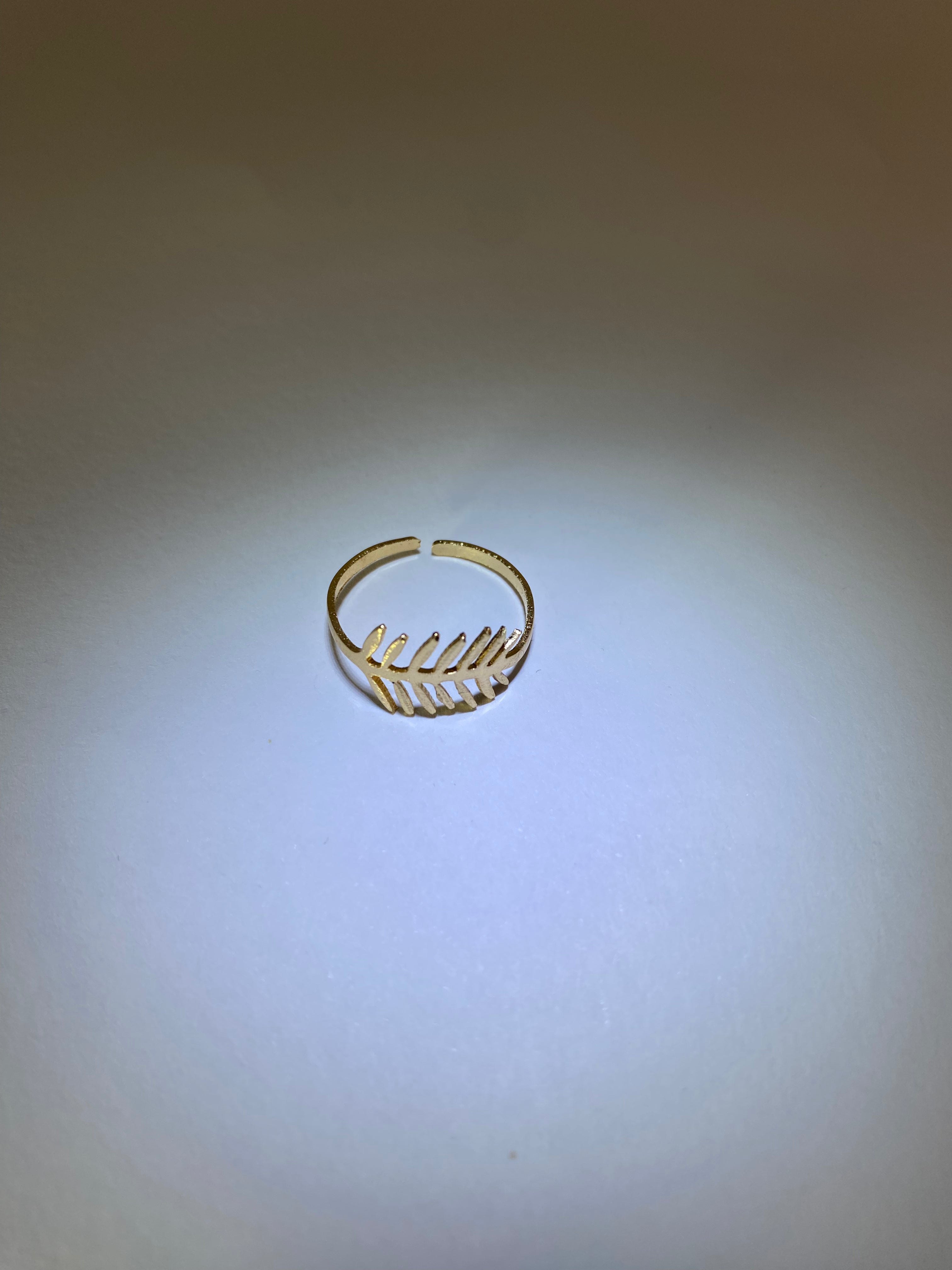 Rhodese Leaf Gold Ring