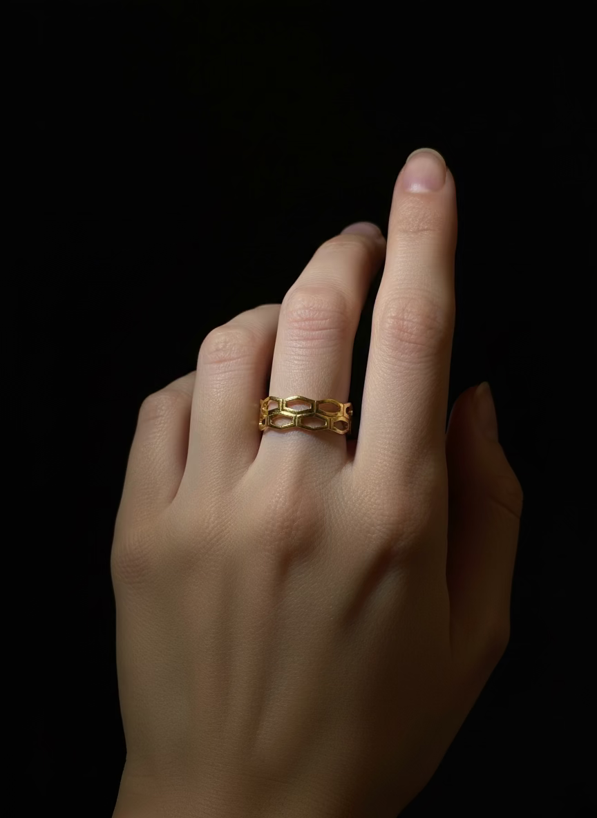 Rhodese Link Gold Ring